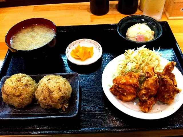 さつま赤鶏のおむすび定食|まどろみさん