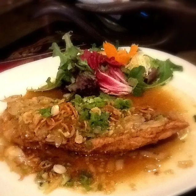 Snapdishの料理写真:🌸🐟Fried snapper with Tamarind sauce🐟🌸|🙏😄さん