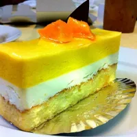 mango lilikoi mousse cake|Kevさん