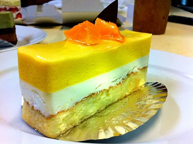 mango lilikoi mousse cake|Kevさん