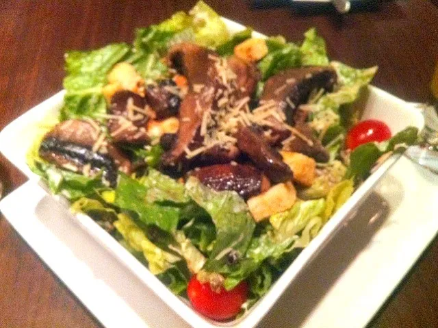 caesar salad with portabella mushroom|skyblueさん