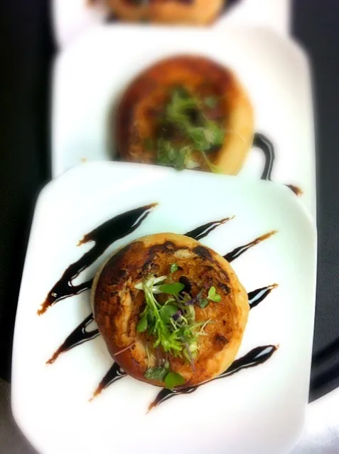 goat cheese and carm onion tart with truffled micro greens|aaron martinさん