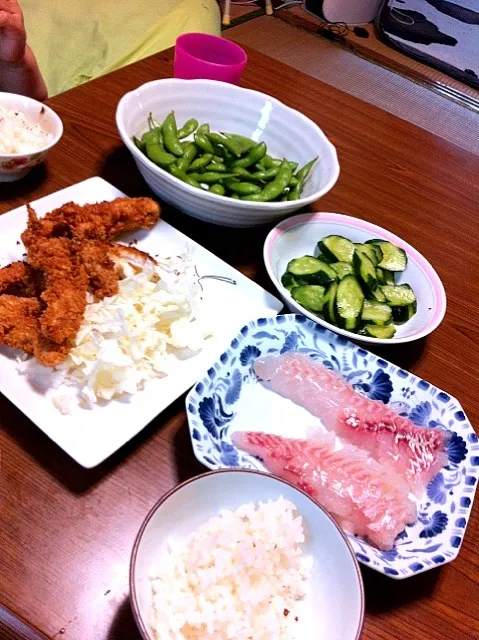 ササミのチーズフライ 枝豆 鯛の刺身 キュウリの漬物|あたこさん