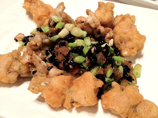 Snapdishの料理写真:Frog legs prepared in 2 styles|Nicholas Tayさん