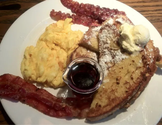 #French #Toast, Scrambled #Eggs, and #Bacon|sooprcoolchicaさん