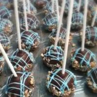 Snapdishの料理写真:Chocolate Cake Pops|Paola Perezさん