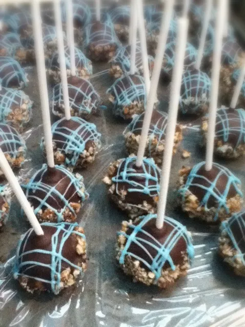 Chocolate Cake Pops|Paola Perezさん