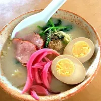 Snapdishの料理写真:とんこつラーメン|romiさん