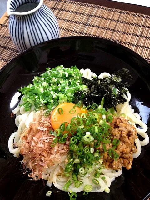 納豆とオクラのぶっかけうどん|コトさん