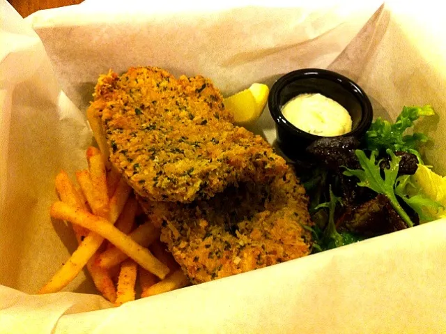 Snapdishの料理写真:Sole & chips! Sole with herb crust and mayonnaise|Rhythmiqueさん