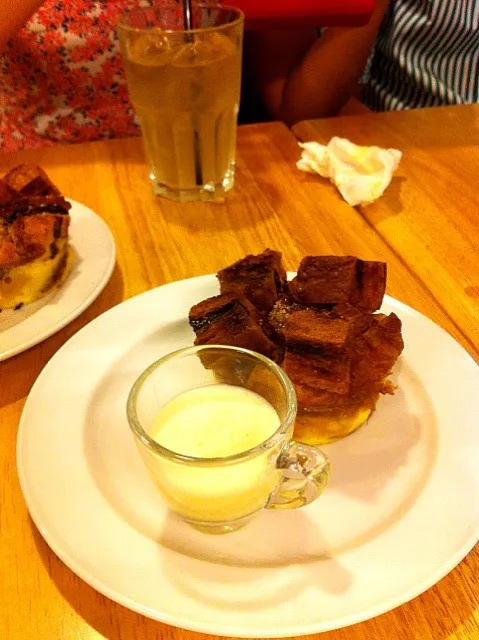 Bread and butter pudding with vanilla sauce|Rhythmiqueさん