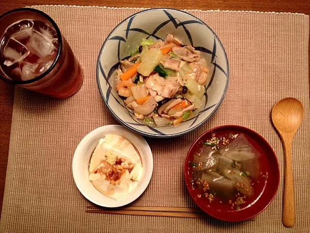 時間の無い時は丼に、、、中華丼、大根と牛蒡のスープ、冷奴♡|hanakohaさん