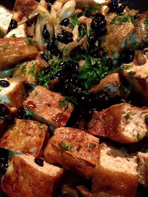 Tofu with black beans and mushroom|sid valeraさん