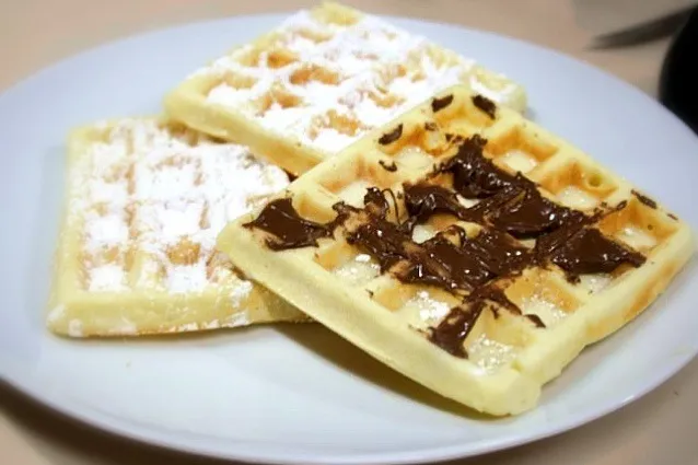 Snapdishの料理写真:Waffles with nutella|Ailin Taisさん