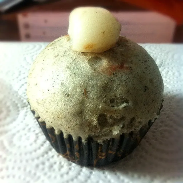 Sesame steamed cupcake|sihanさん