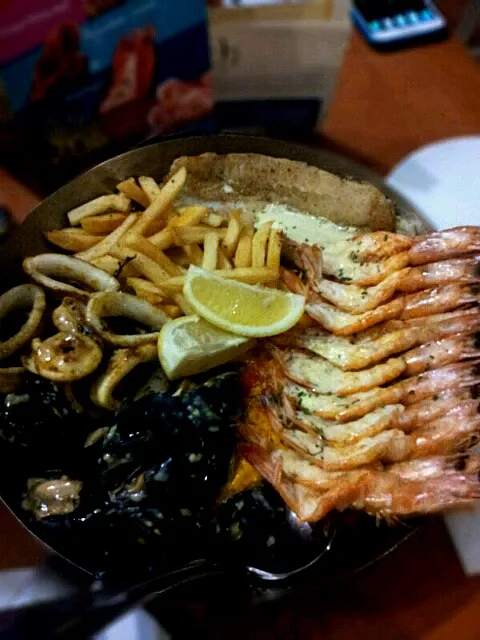 Snapdishの料理写真:seafood platter|kelly limさん