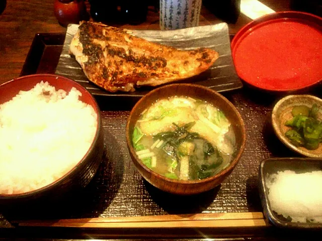 Snapdishの料理写真:あこう鯛の干物定食|tatsuyukiさん