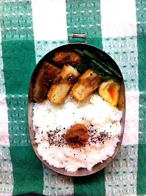 半熟たまごがゆるすぎてほとんど流れおちた弁当|yokosakさん