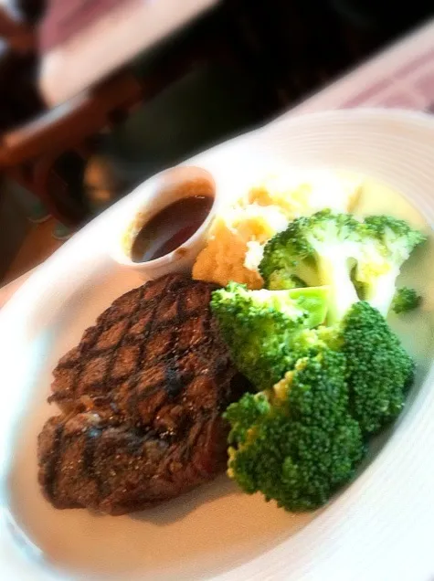 Steak🐮|PeonyYanさん