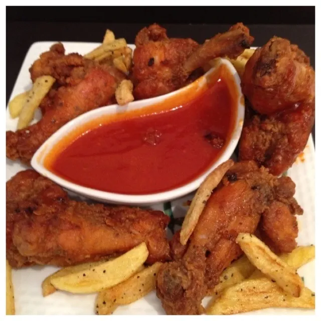 Baffaloo Wings served wiv Baffalo Sauce|Shazmaさん