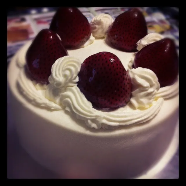 Snapdishの料理写真:bday cake #1: strawberry shortcake|hurul | 후룰さん