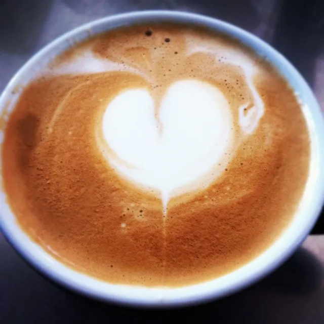 Latte art heart|Y. Supornpraditさん