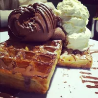 Snapdishの料理写真:chocolate waffles|Erica Chenさん