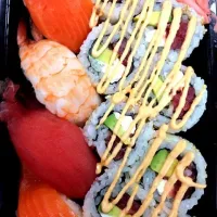 Sushi box lunch