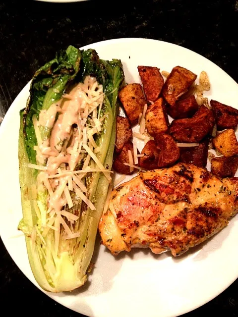 Snapdishの料理写真:grilled chicken with grilled caesar salad|ernest ristiさん