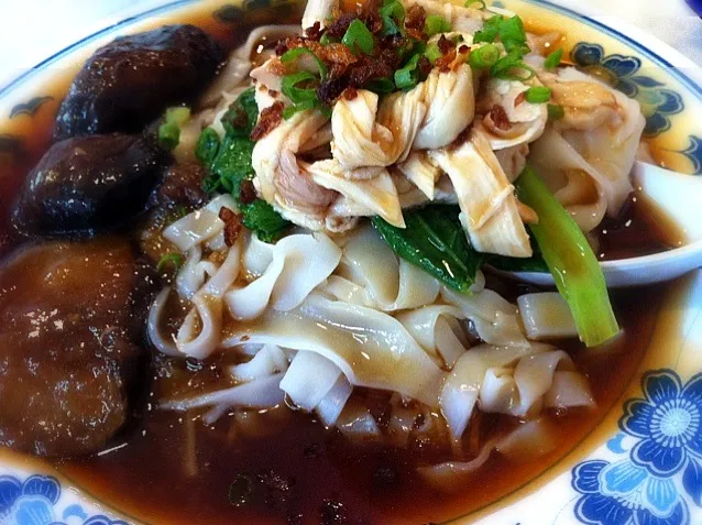 chicken and mushroom ipoh hor fun|karen limさん