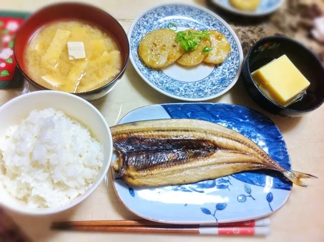 Snapdishの料理写真:長芋の揚げ出し、たまご豆腐、秋刀魚の開き、味噌汁|wakanowさん