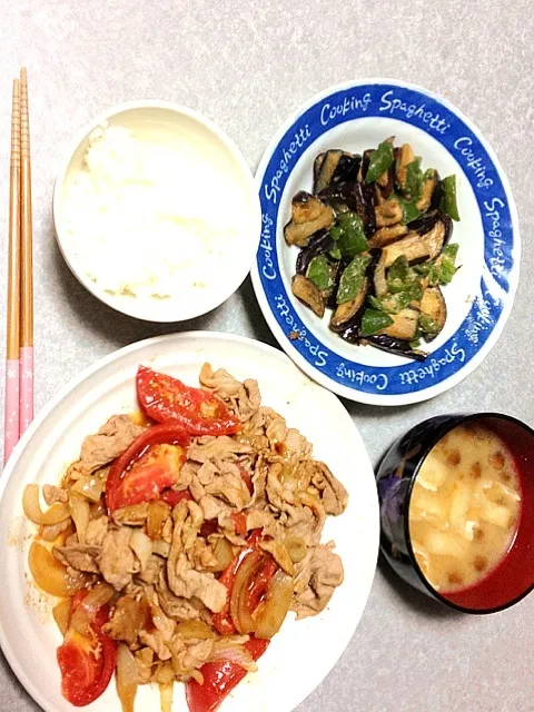 豚トマト焼肉炒め•茄子ピーマン味噌炒め•味噌汁|うるしちかさん