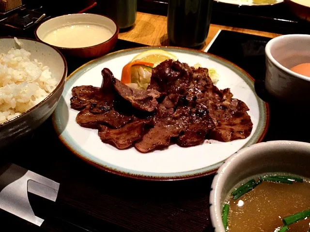 牛タン定食ー。|松本かつひろさん