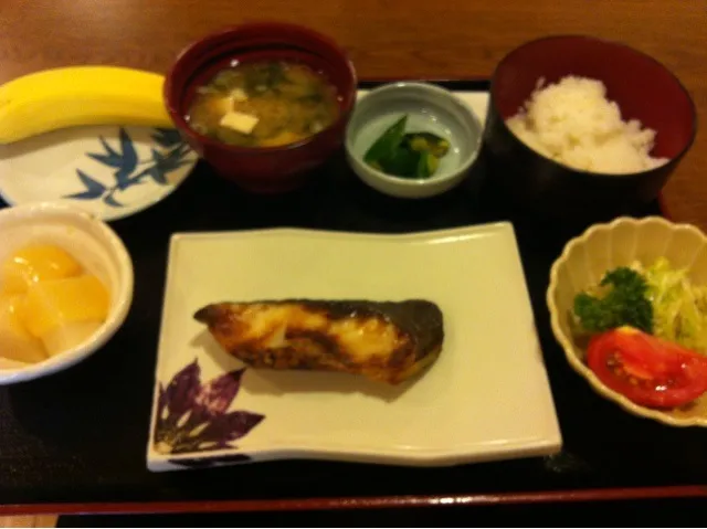 お昼の定食。銀だらの味噌焼|大石さん