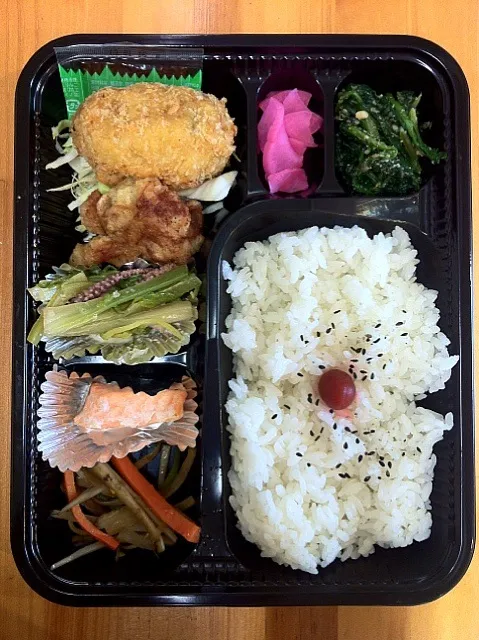 Snapdishの料理写真:日替わり幕の内弁当|たんぽぽ娘さんさん