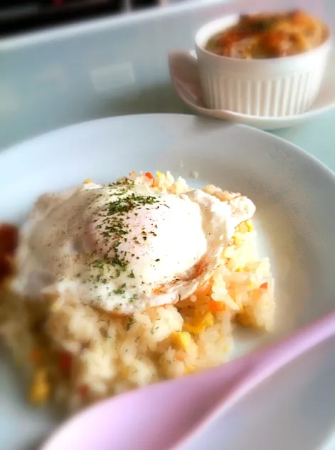 Snapdishの料理写真:炊飯器でエビピラフとオニオングラタンスープ|まぁやんさん