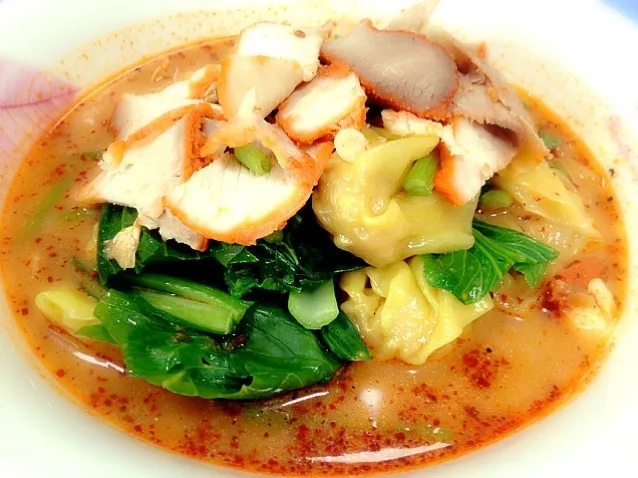 Snapdishの料理写真:tom yum pork dumpling|sanさん