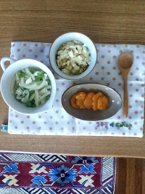 鯛とグリンピースうどん、野菜のトマトおやき、バナナ豆腐|あっこさんのさん