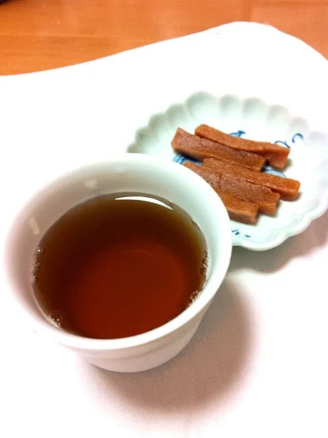 食後の茶色いやつら（日本茶、サンザシ）|yoshiee mizutaniさん