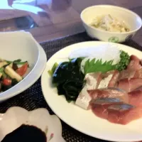 Snapdishの料理写真:メインはハマチ刺身|トラさん