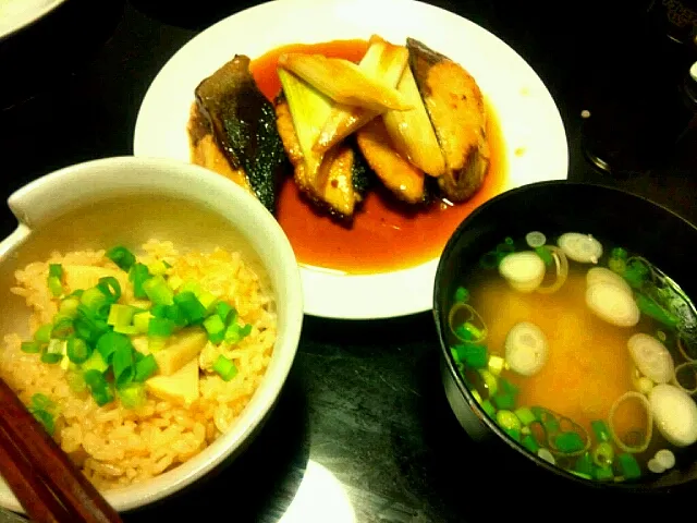 和定食  ぶりの照り焼き  筍の炊き込みご飯  お味噌汁|じゅぅぅぅぅぅんさん