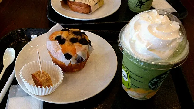 テストお疲れさまのスタバランチ|みっこさん