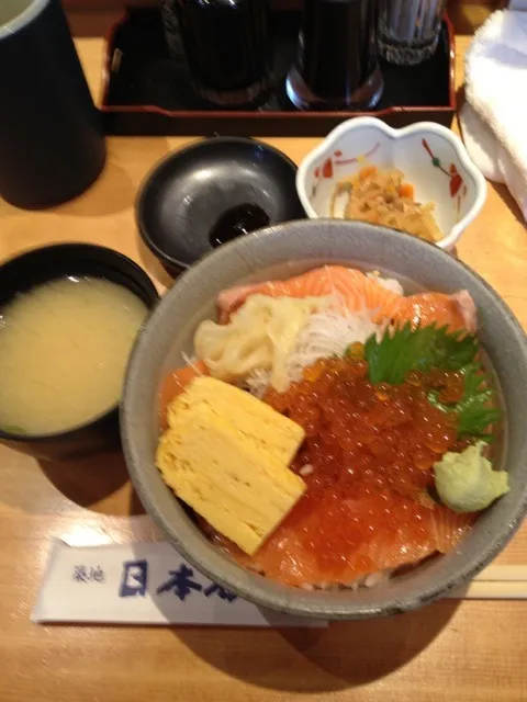 鮭とイクラの親子丼|おっちさん