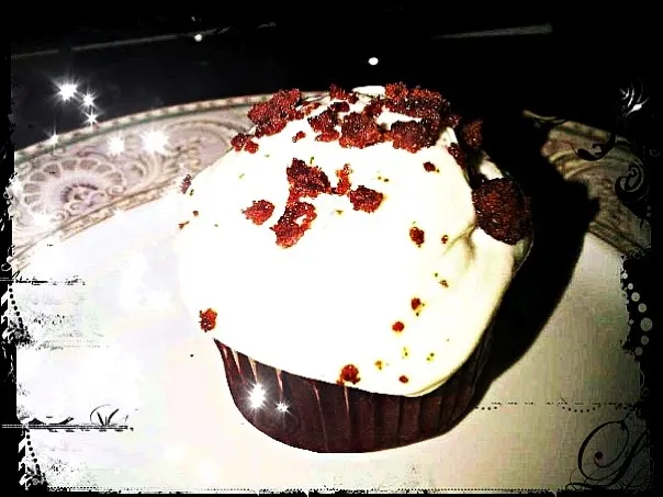 red velvet cupcake with cream cheese icing|mmmyoさん