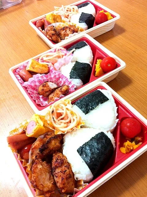 Snapdishの料理写真:パパと子供たちがおでかけするので、お弁当|美香さん