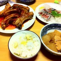 Snapdishの料理写真:スペアリブ蜂蜜付けとブリ大根|yuriさん