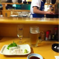 Snapdishの料理写真:イカ刺し 300円  生ビール 150円|池沢さん