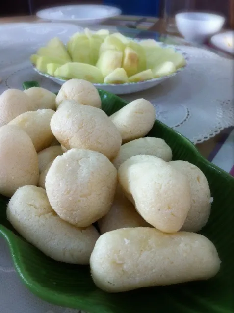 indian sweets and fruit|karen limさん