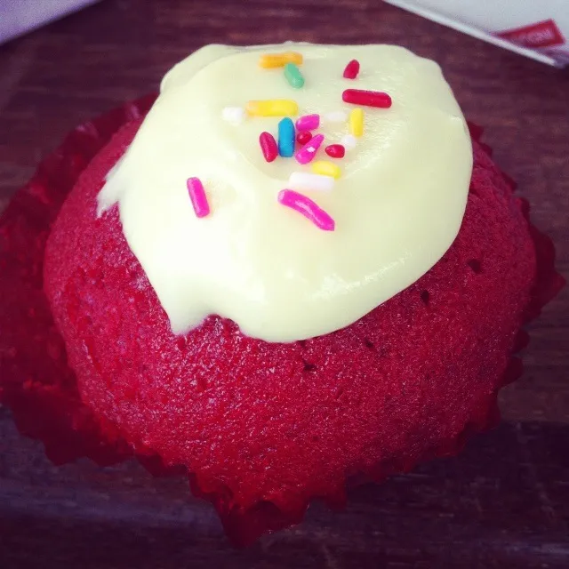 red velvet cupcake|Darren Loさん