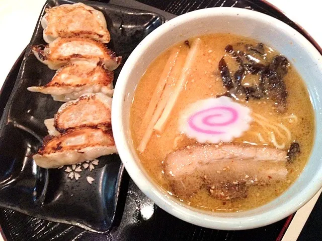 Snapdishの料理写真:Miso Ramen & Gyoza|prissyさん